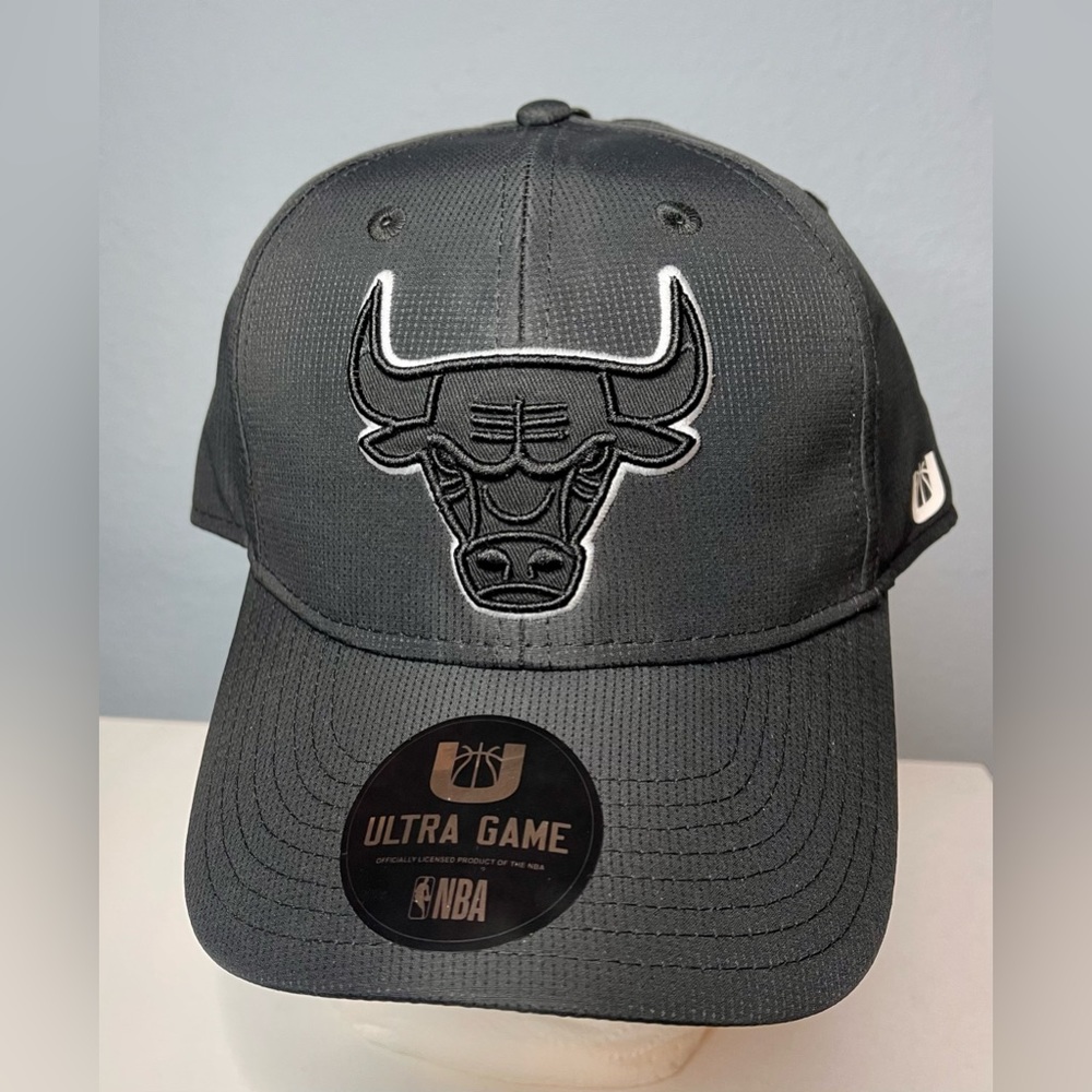 CHICAGO BULLS MEN’s NBA ADJUSTABLE CAP   NEW!!!
